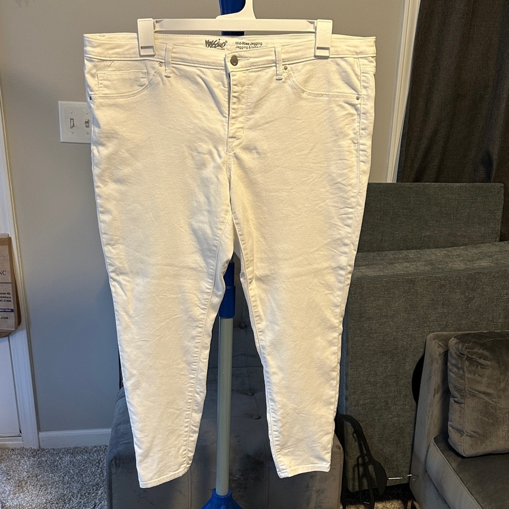 Mossimo Supply Co. Women's Bright White Skinny Jeans